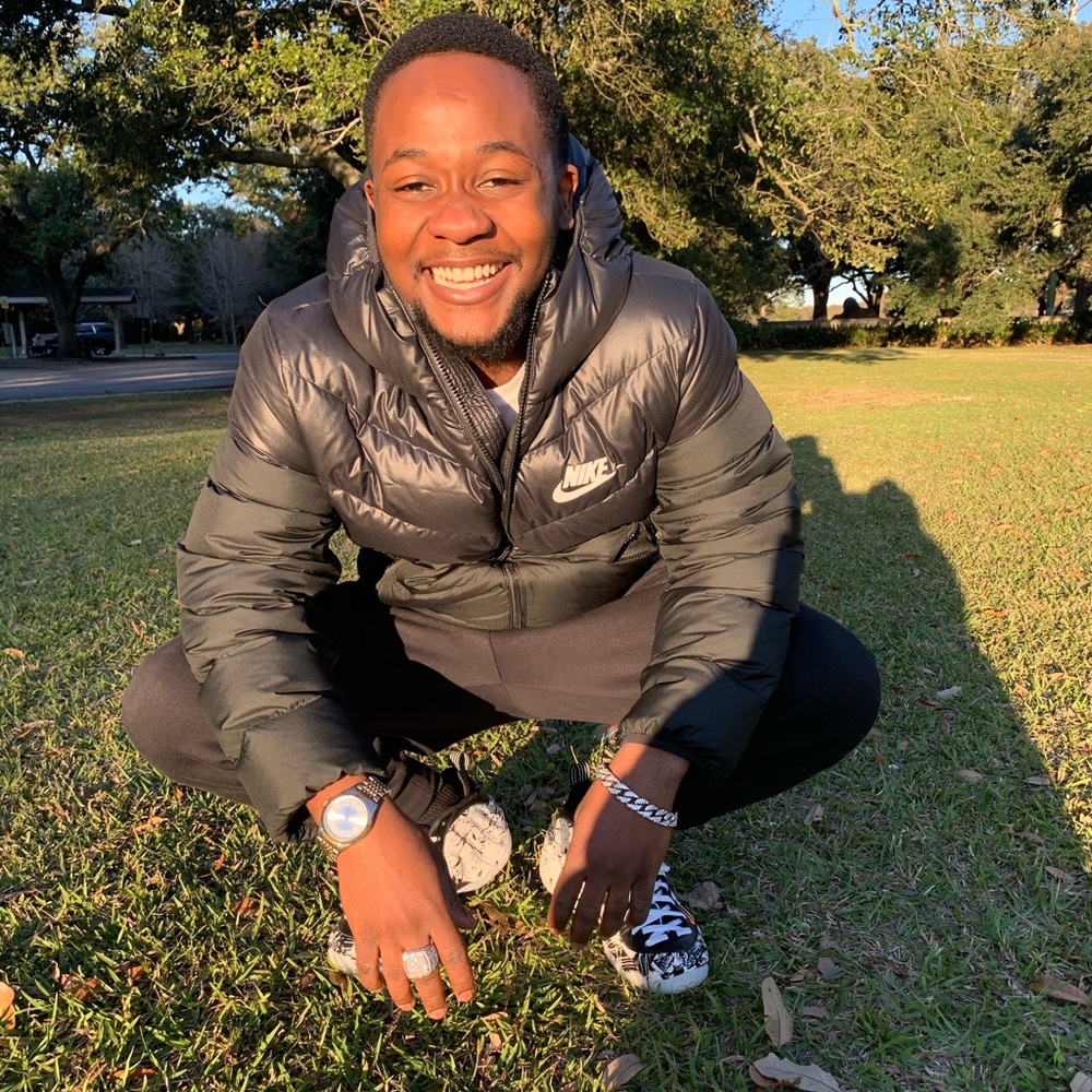 Meet your Posher - Picture 2 of 4